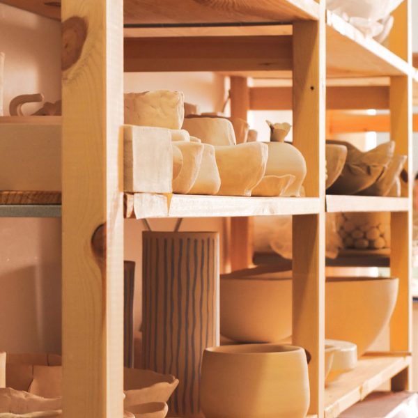 Hier warten alle Kunstwerke auf den Brennofen