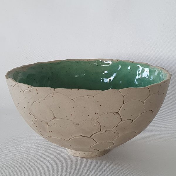 Eine zarte Schale in Lindgrün